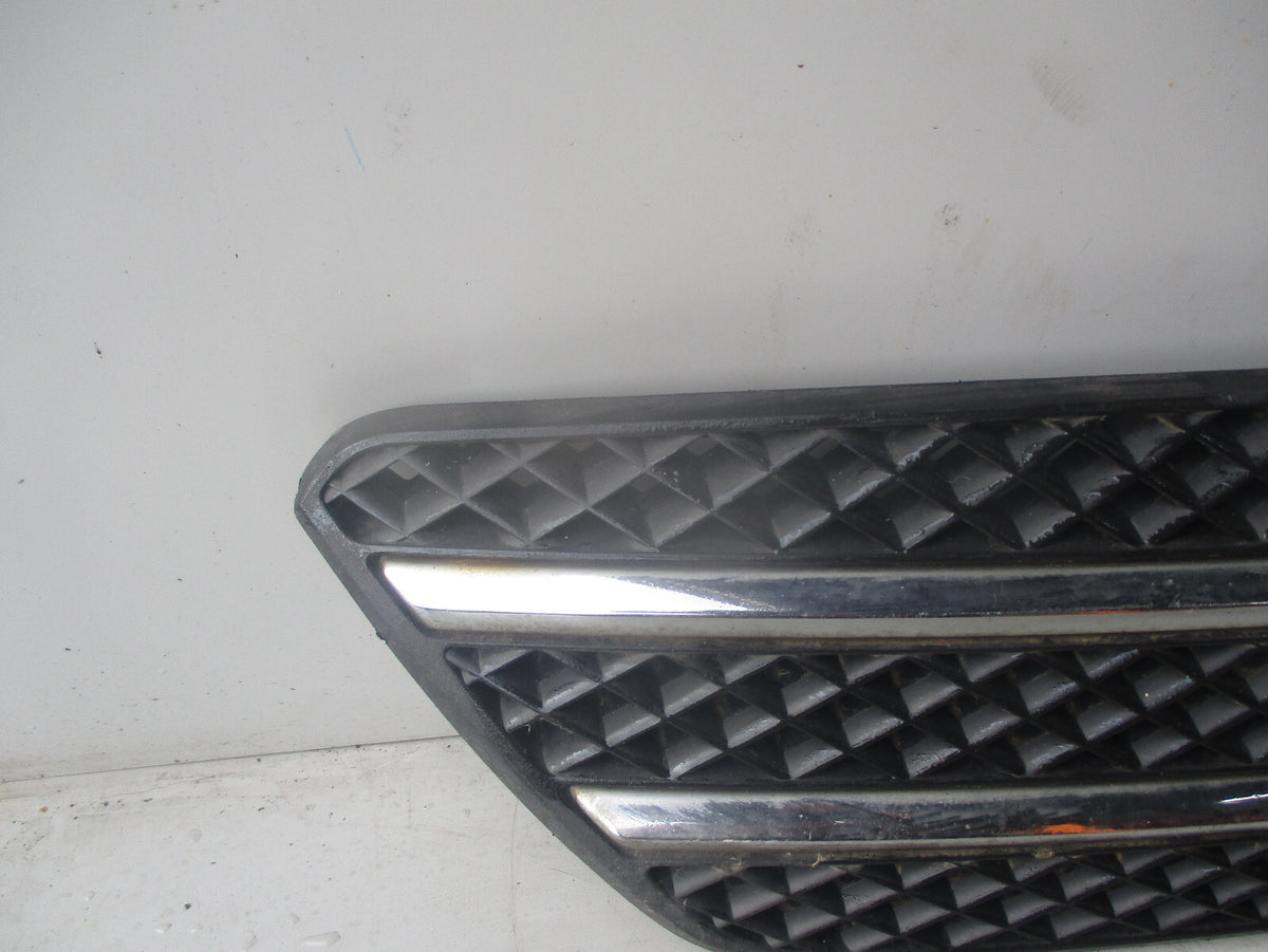 KIA CEED 2008 FRONT CENTRE BUMPER GRILL 863501H000