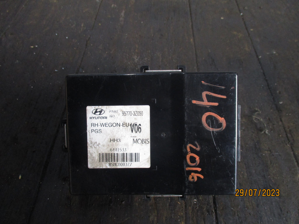 HYUNDAI I40 2016 PARKING DISTANCE CONTROL MODULE 95770-3Z050