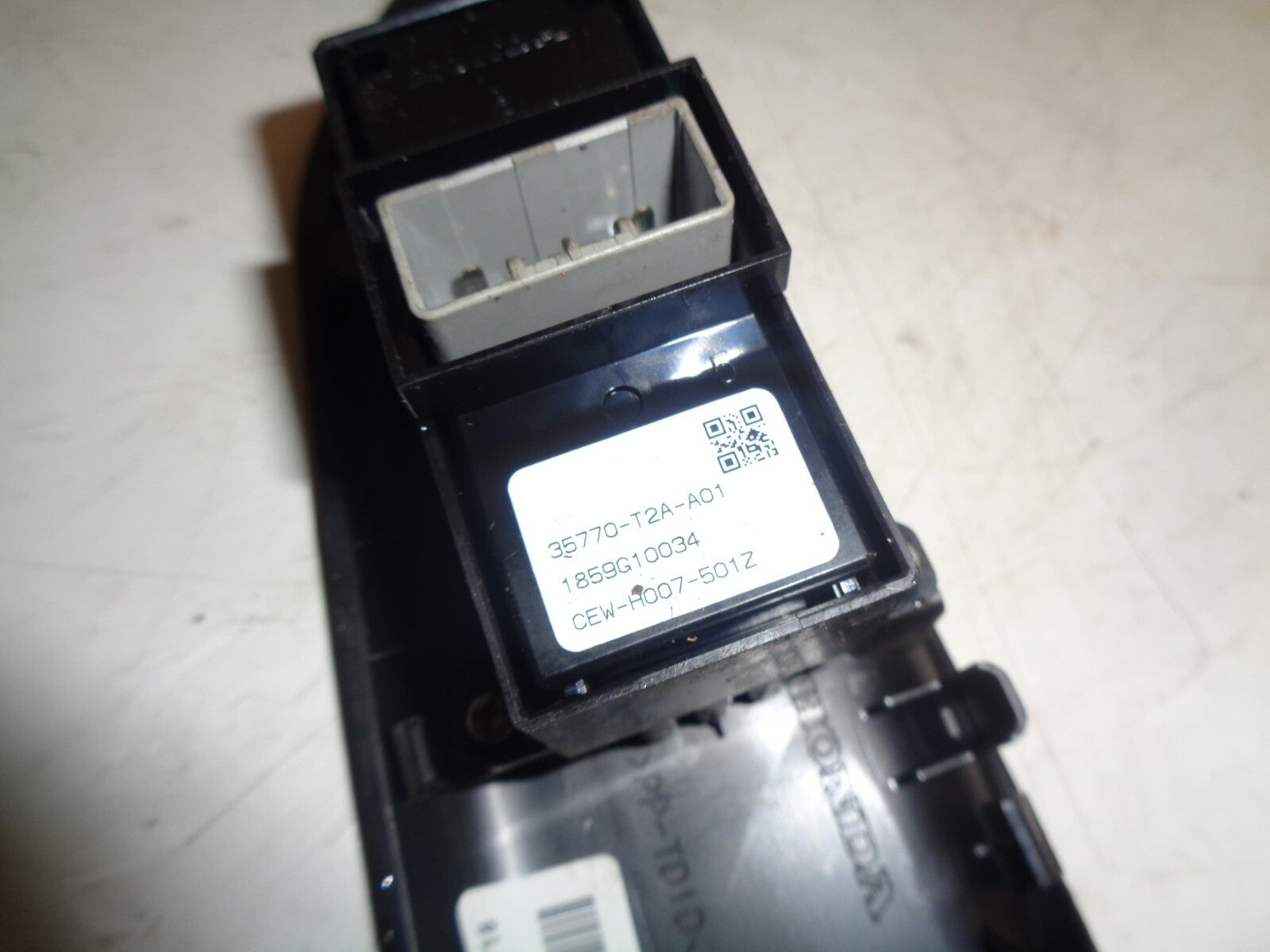 HONDA JAZZ 2019 MK4 NSR PASSENGER SIDE REAR DOOR WINDOW SWITCH 35770T2AA01