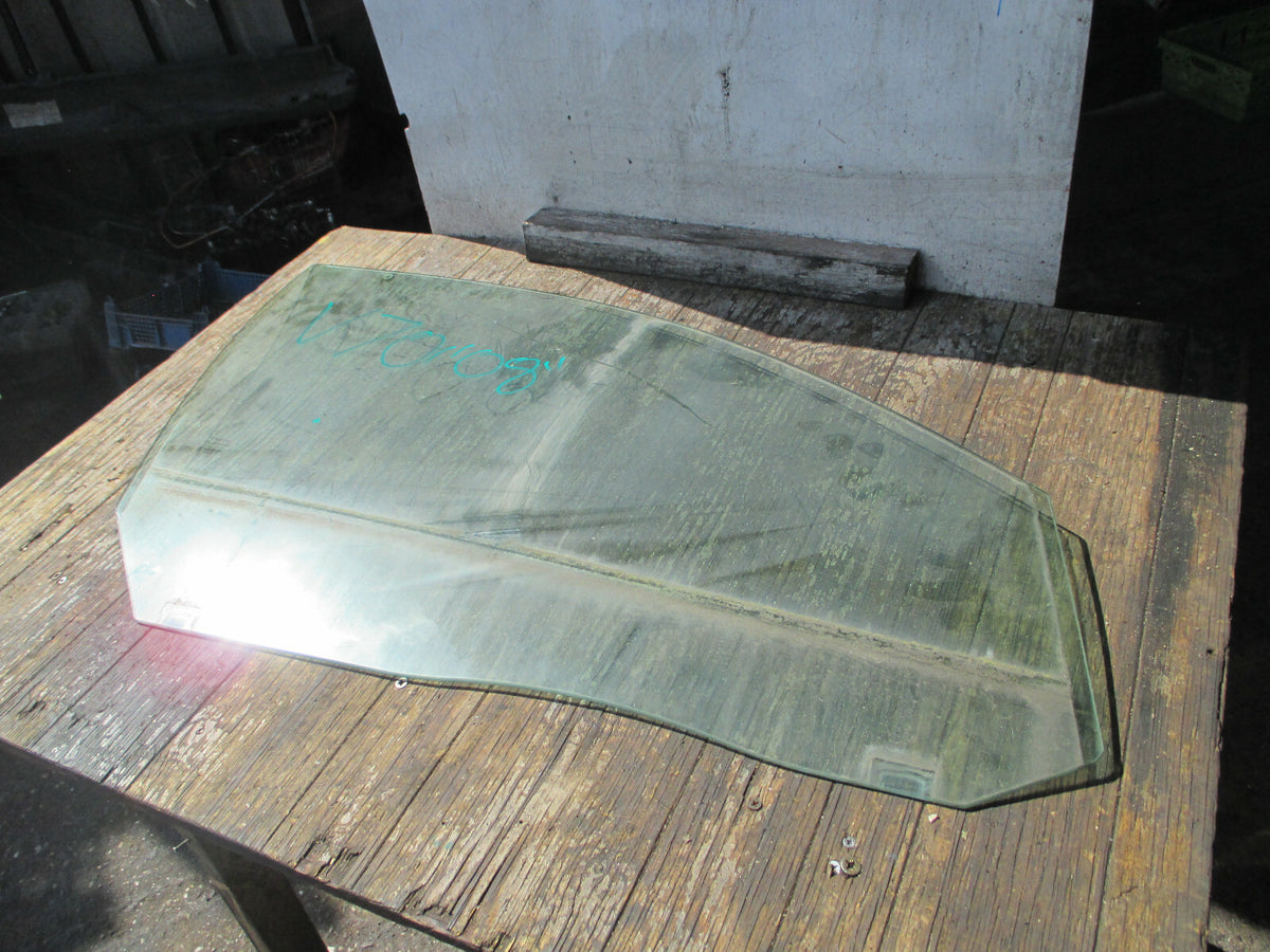 VOLVO V70 2008 OSF DRIVER SIDE FRONT DOOR WINDOW GLASS