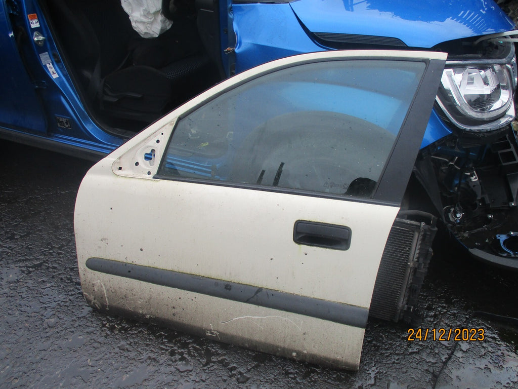2000 ROVER 25 NSF PASSENGER SIDE FRONT COMPLETE DOOR WHITE CREAM