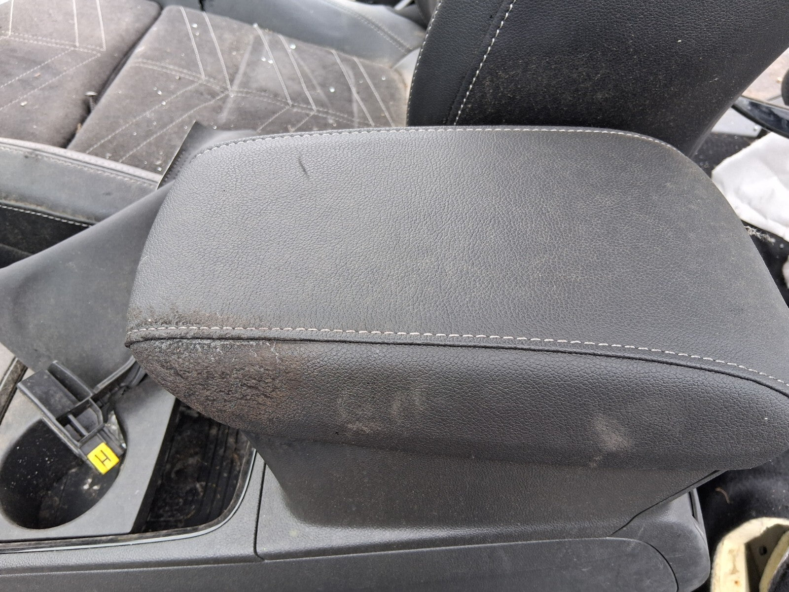 2023 VAUXHALL GRANDLAND CENTRE CONSOLE LEATHER ARM REST