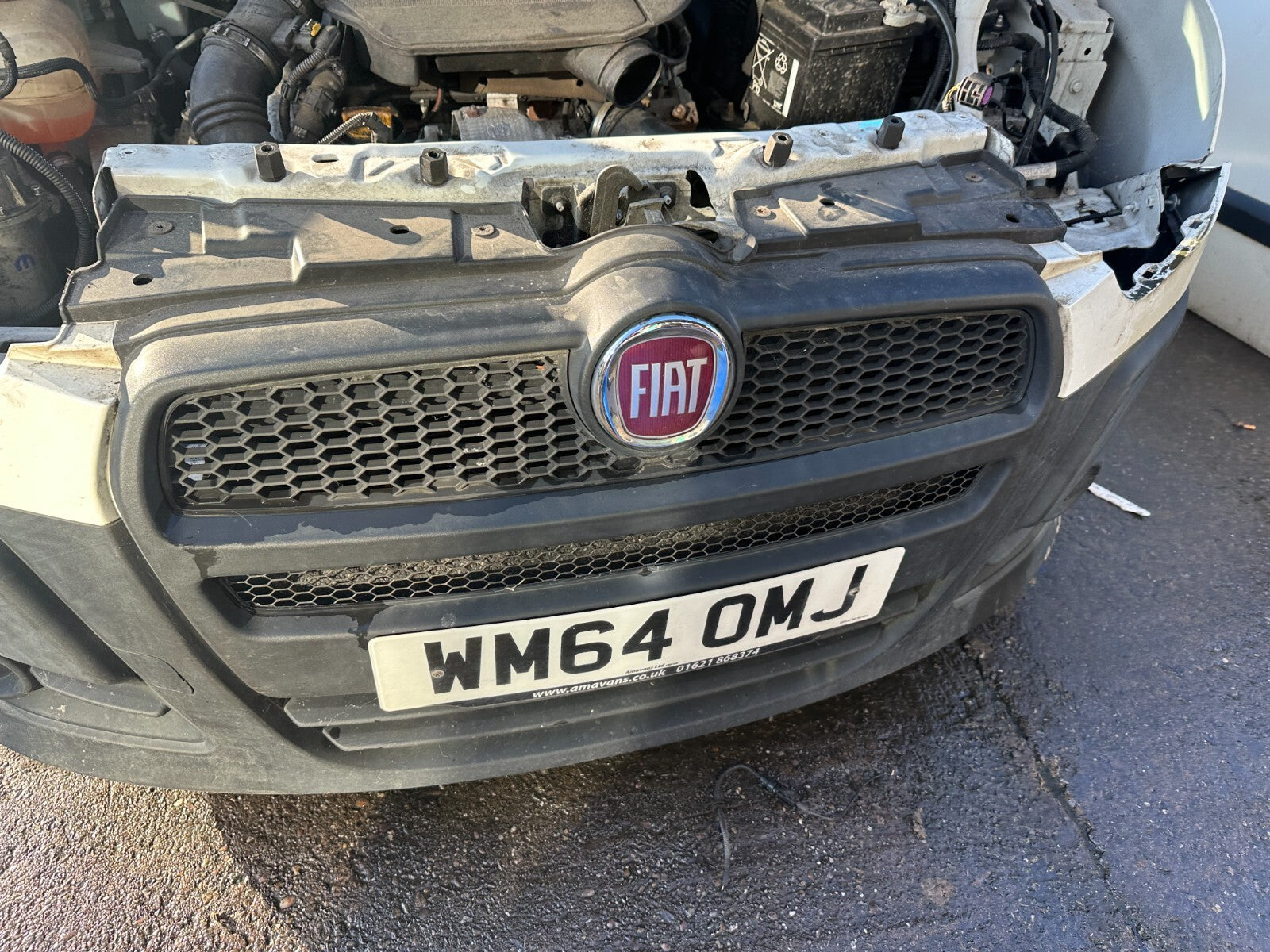 2014 FIAT DOBLO FRONT BUMPER COMPLETE WITH GRILL
