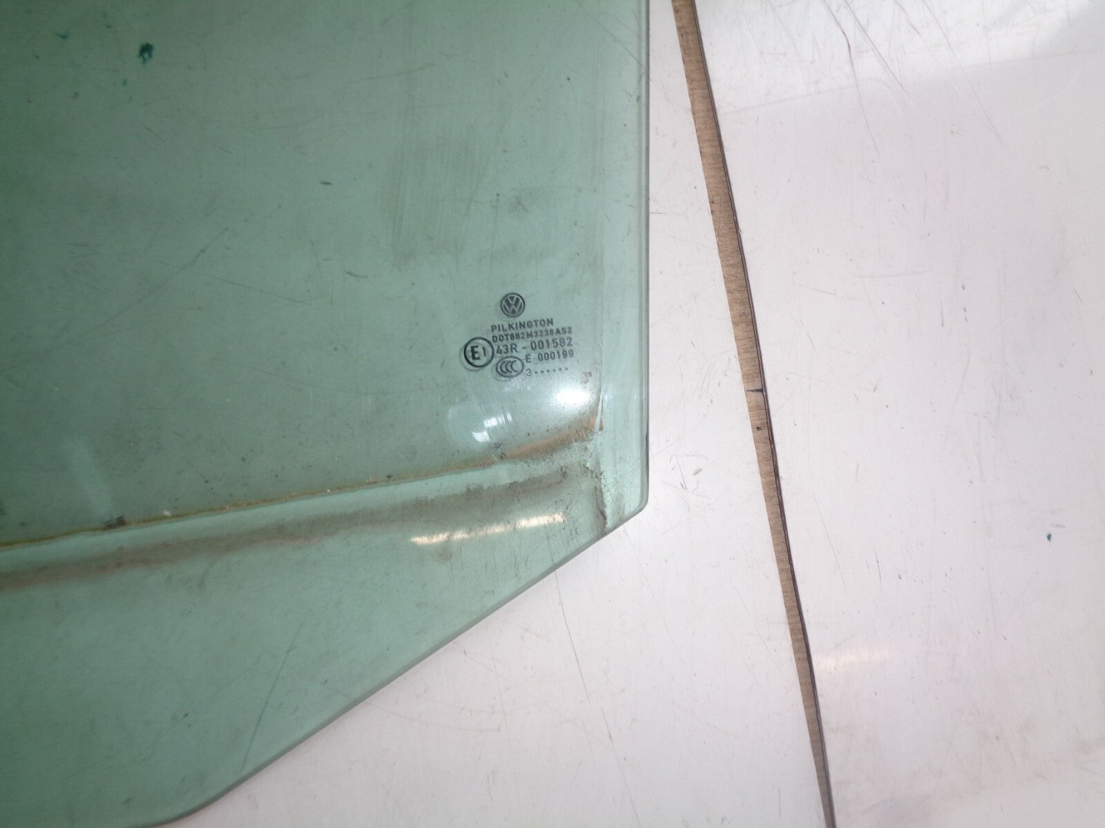 VW VOLKSWAGEN TOURAN 2012 NSF PASSENGER SIDE FRONT DOOR WINDOW GLASS