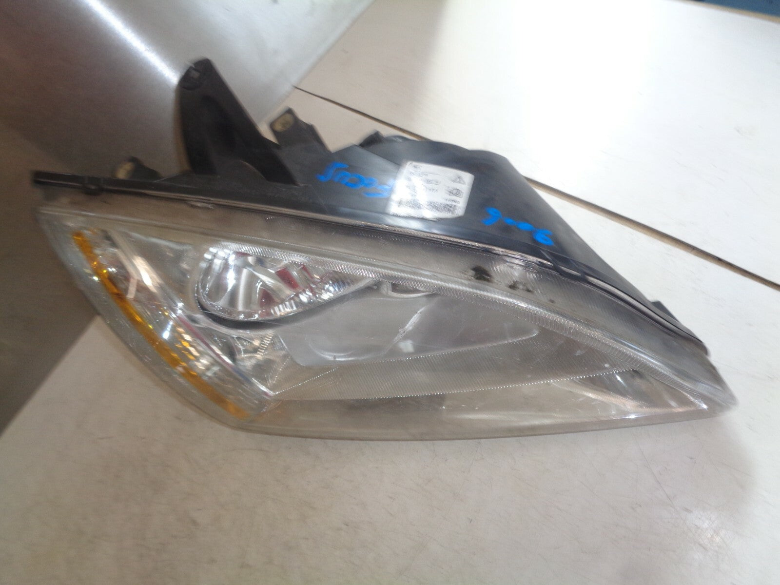 FORD FOCUS MK2 2007 PREFACELIFT OS DRIVER SIDE FRONT HEADLIGHT HEADLAMP