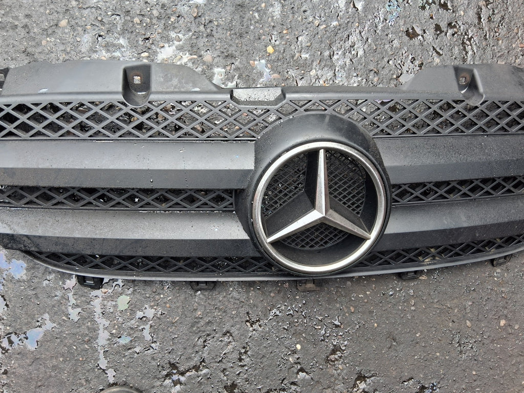 2015 MERCEDES BENZ SPRINTER W907 FRONT BUMPER CENTRE MAIN GRILL A9068800385