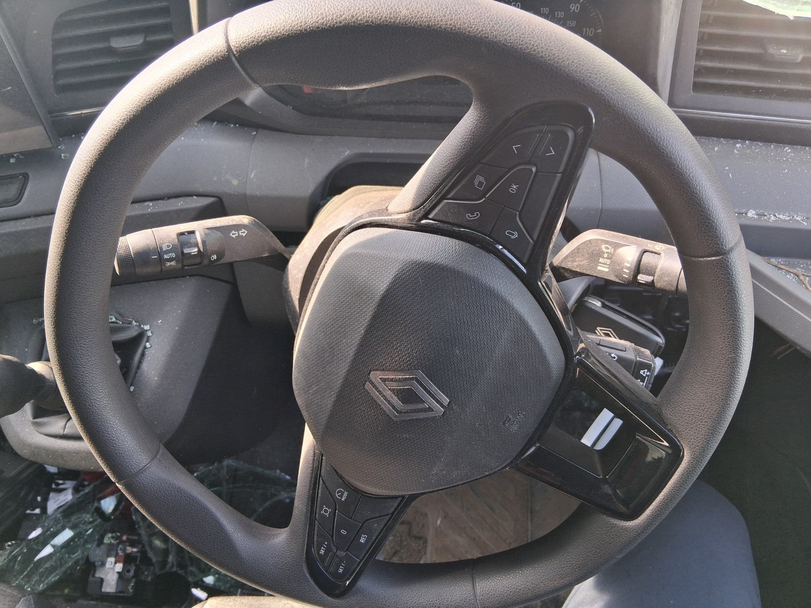 2025 RENAULT MASTER MK4 3 SPOKE MULTIFUNCTION LEATHER STEERING WHEEL NO AIRBAG