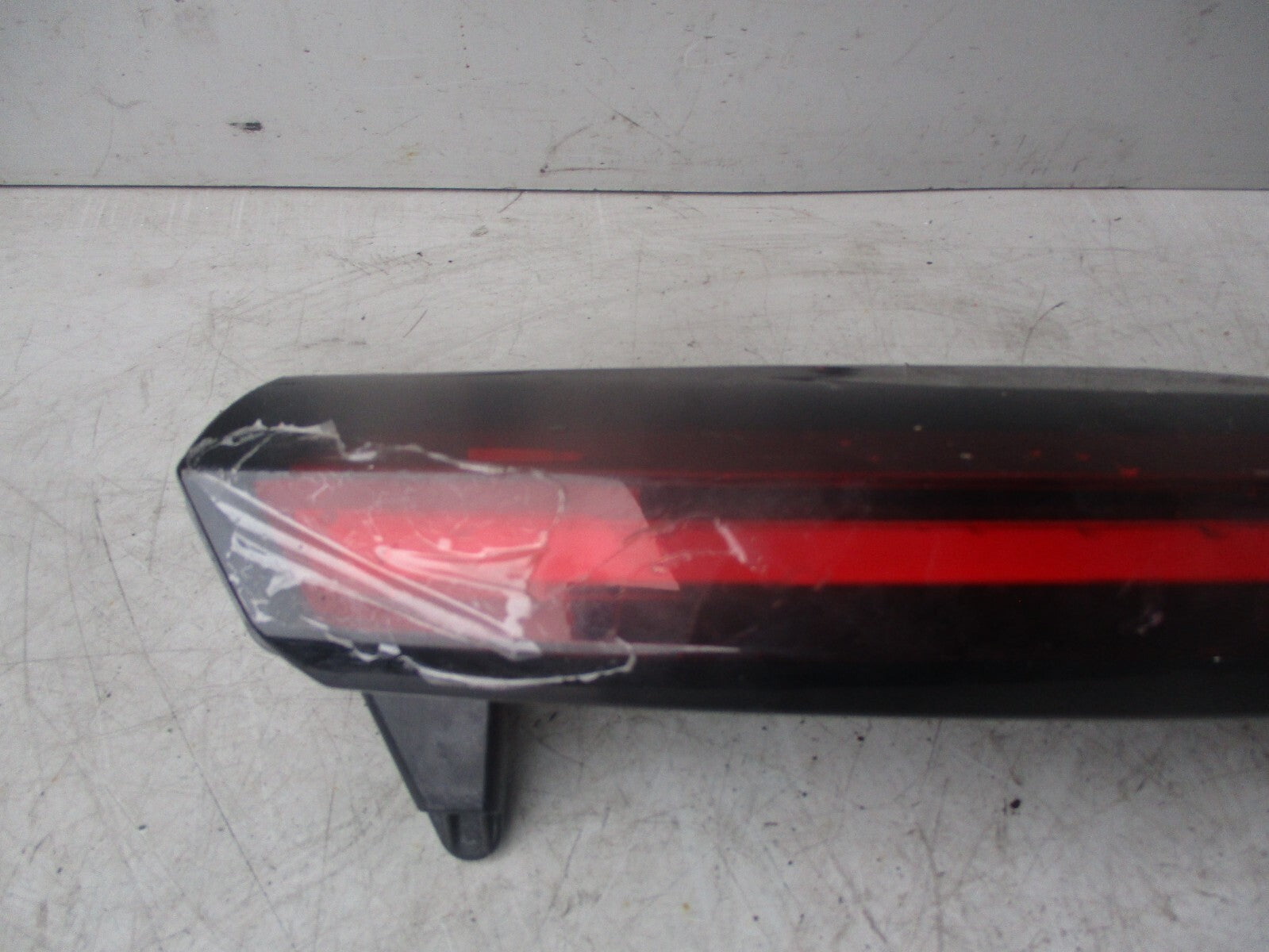 CITROEN C4 MK3 2020 OSR DRIVER SIDE REAR INNER TAILGATE REAR LIGHT 9831120580