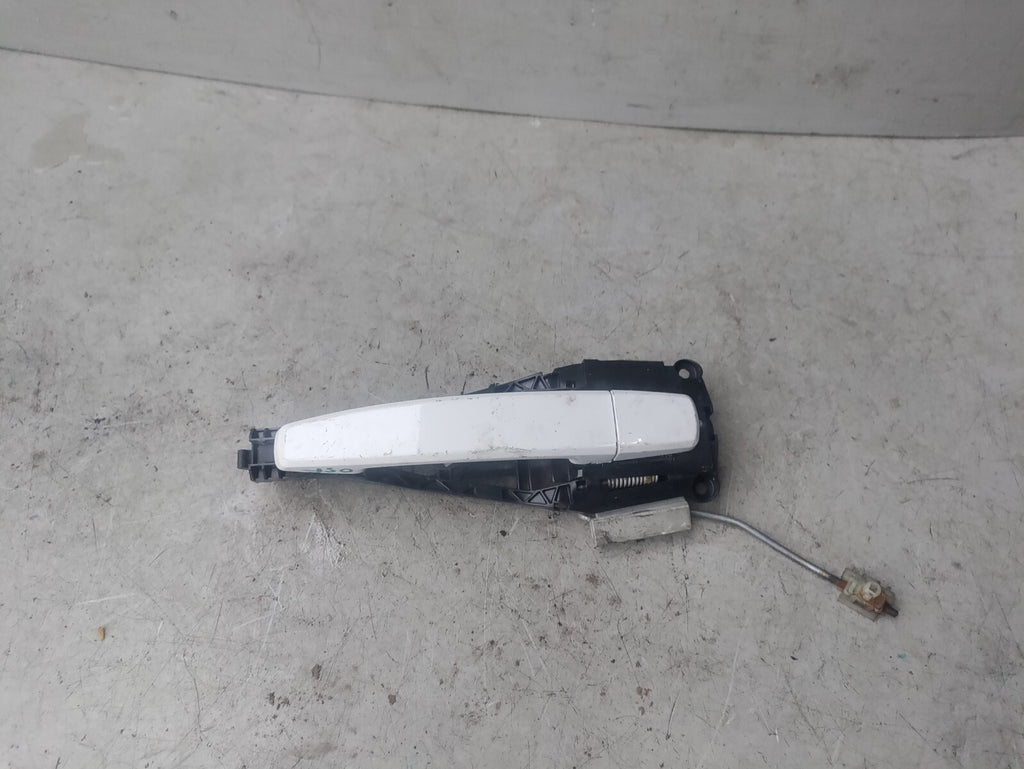 2010 VAUXHALL ASTRA J MK6 OSF DRIVER SIDE DOOR HANDLE WHITE