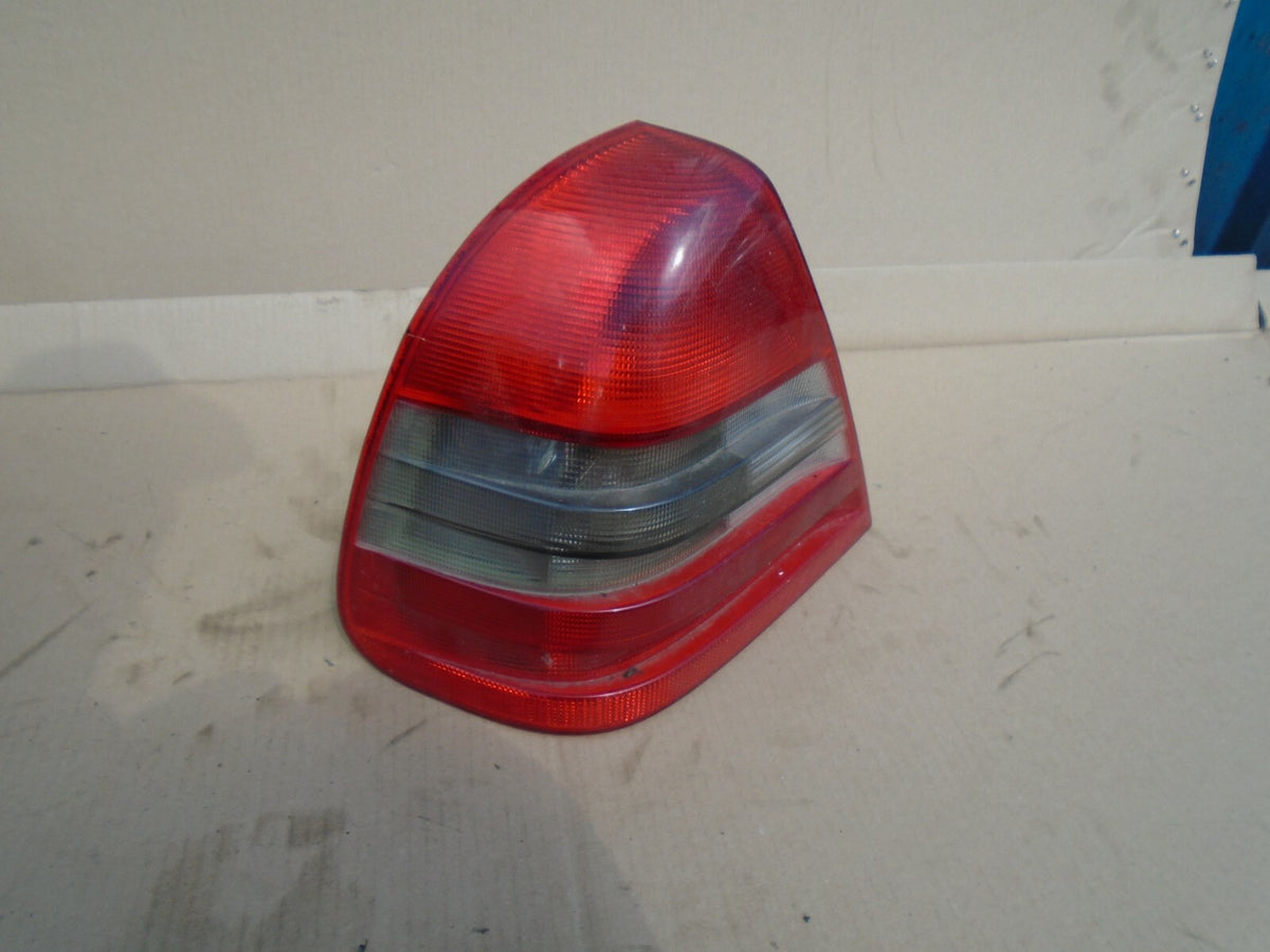 MERCEDES C CLASS W202 2002 NSR PASSENGER SIDE REAR BRAKE TAIL LIGHT CLUSTER