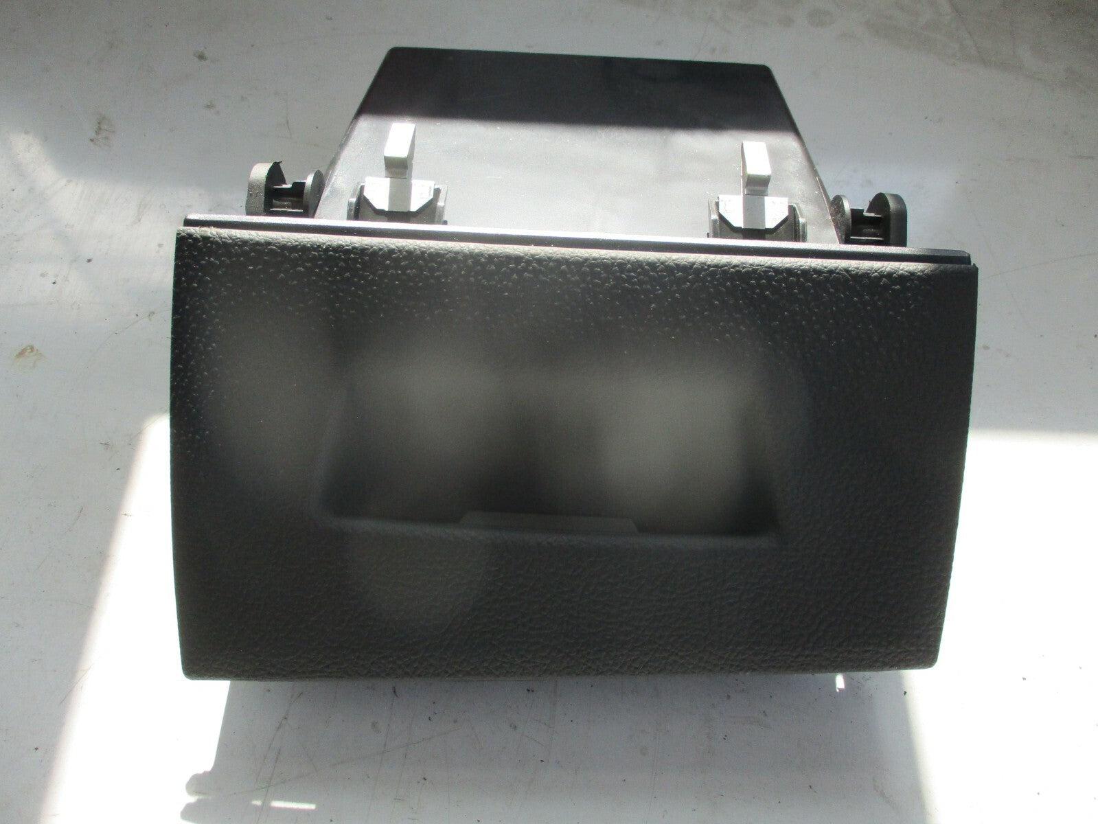 BMW 1 SERIES F21 OSF DRIVER SIDE FRONT GLOVE BOX COMPARTMENT 17397510