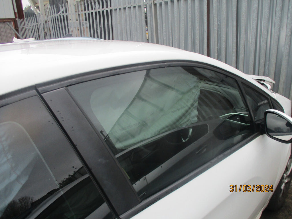 PEUGEOT 208 2016 3 DOOR OS DRIVER SIDE DOOR WINDOW GLASS ONLY