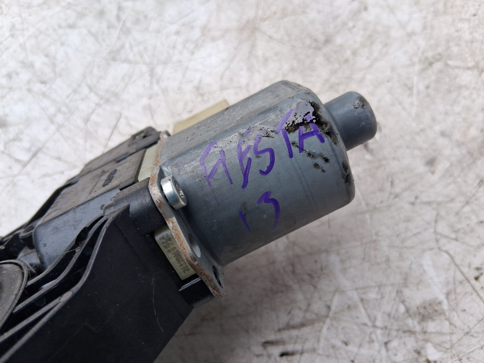 2014 FORD FIESTA MK7 OSF DRIVER SIDE FRONT RIGHT WINDOW MOTOR 8A6114553B