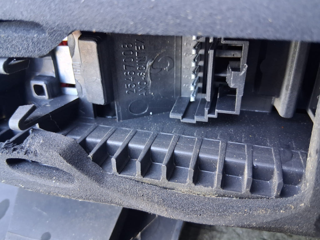 2005 VAUXHALL VIVARO OSR DRIVER SIDE REAR INNER TAIL LIGHT LAMP 25467008