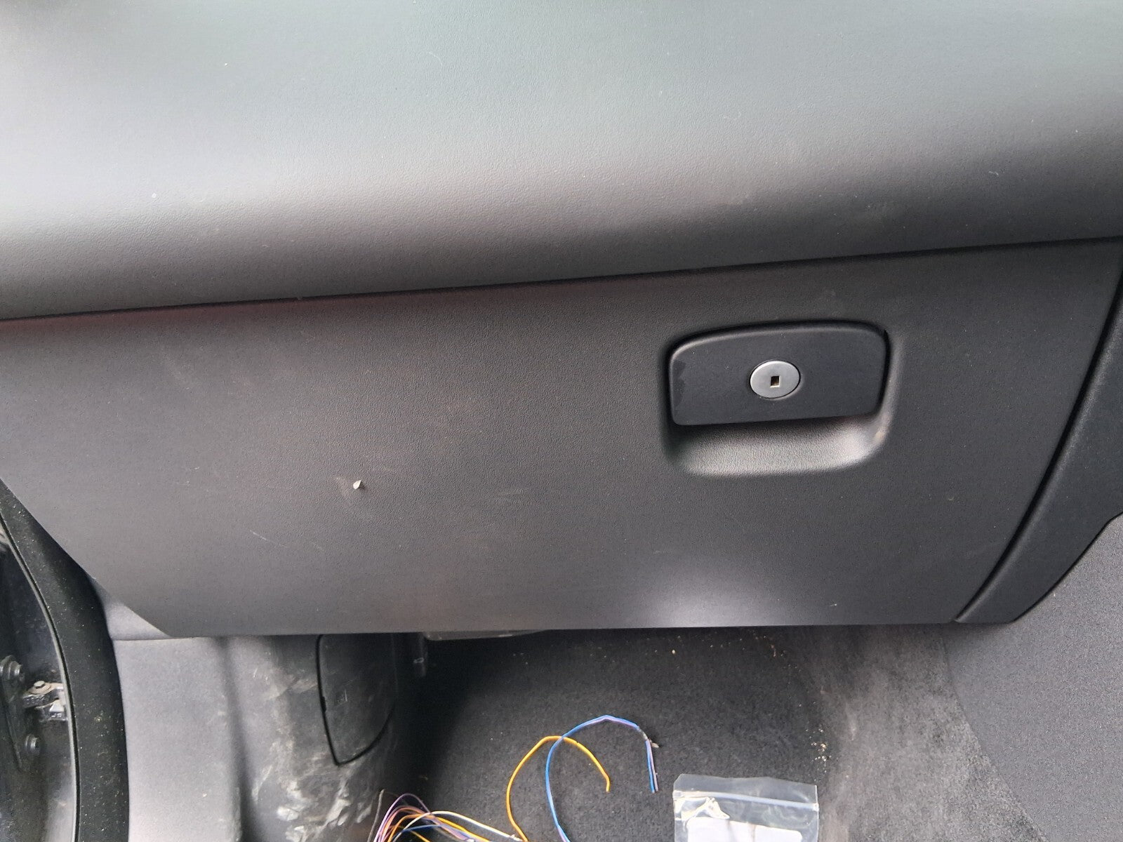 2024 RANGE ROVER VELAR P400e GLOVEBOX STORAGE COMPARTMENT