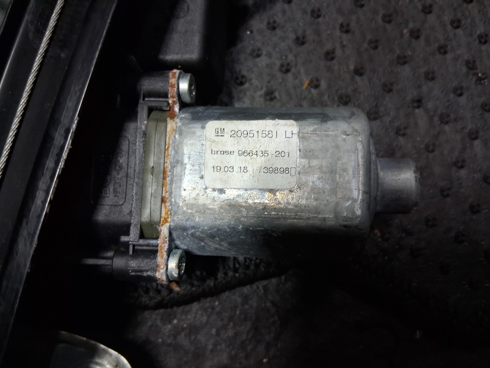 2018 VAUXHALL ZAFIRA C NSF PASSENGER SIDE FRONT WINDOW MOTOR REGULATOR 2095158