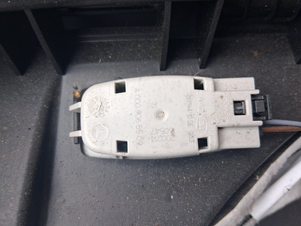 2020 MERCEDES A CLASS W177 DASHBOARD GLOVE BOX STORAGE COMPARTMENT 3406918