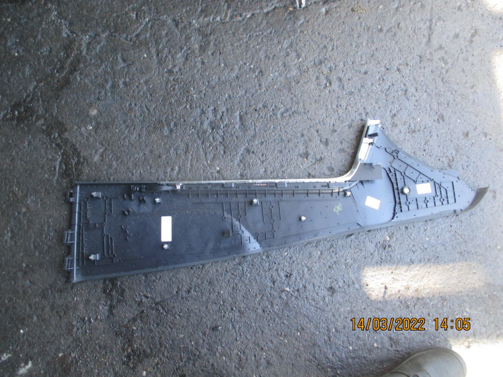 JAGUAR XE 2019 NS LEFT SIDE CENTRE CONSOLE TRIM PANEL LX73-045M10-AA
