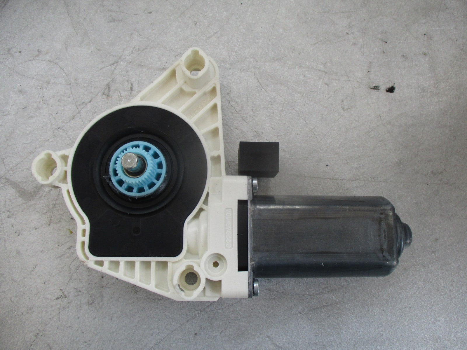 VOLKSWAGEN VW GOLF MK7 2016 OSF DRIVER SIDE FRONT WINDOW MOTOR ONLY 5Q4959802B