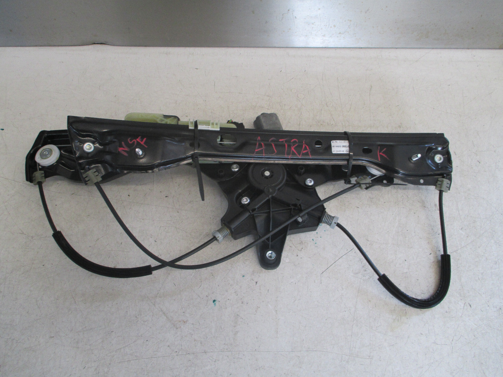 VAUXHALL ASTRA K MK7 2020 NSF PASSENGER DOOR WINDOW REGULATOR & MOTOR 39142315