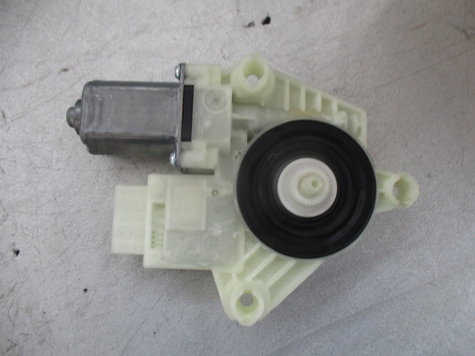 VOLKSWAGEN VW GOLF MK7 2016 OSR DRIVER SIDE REAR WINDOW MOTOR ONLY 5Q4959812D