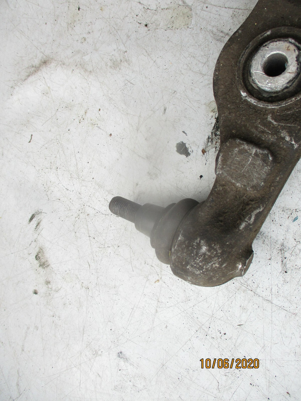 AUDI A6 1.8T TURBO 2009 WISHBONE SUPPORT TRAILING ARM MOUNT BUSHINGS BRACKET