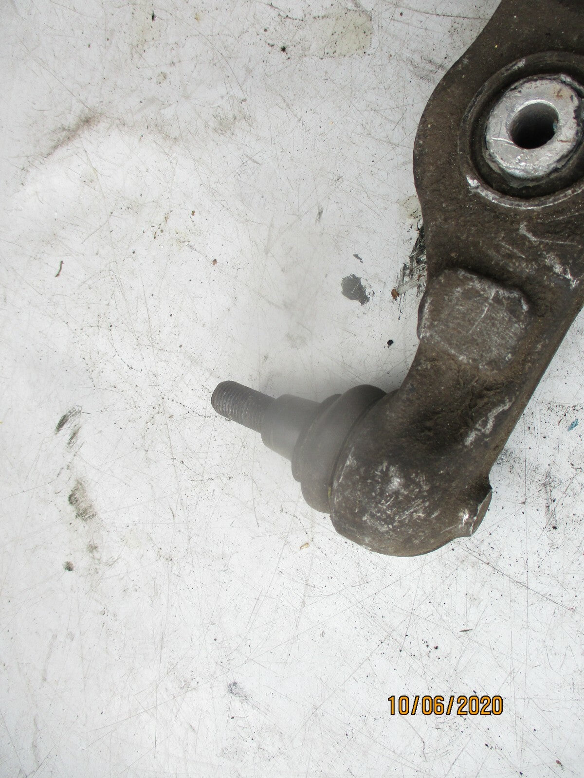 AUDI A6 1.8T TURBO 2009 WISHBONE SUPPORT TRAILING ARM MOUNT BUSHINGS BRACKET