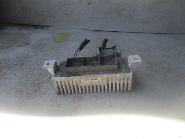 2013 RENAULT GLOW PLUG RELAY UNIT 8200558438A