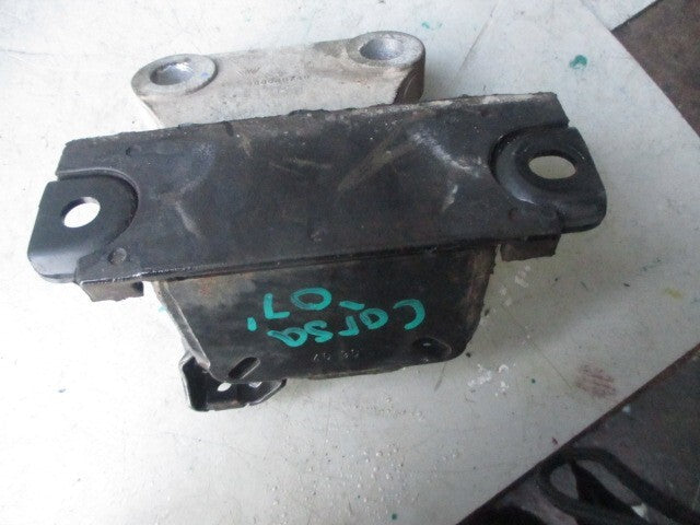 2007 VAUXHALL CORSA TOP ENGINE MOUNT SUPPORT BRACKET 468646740