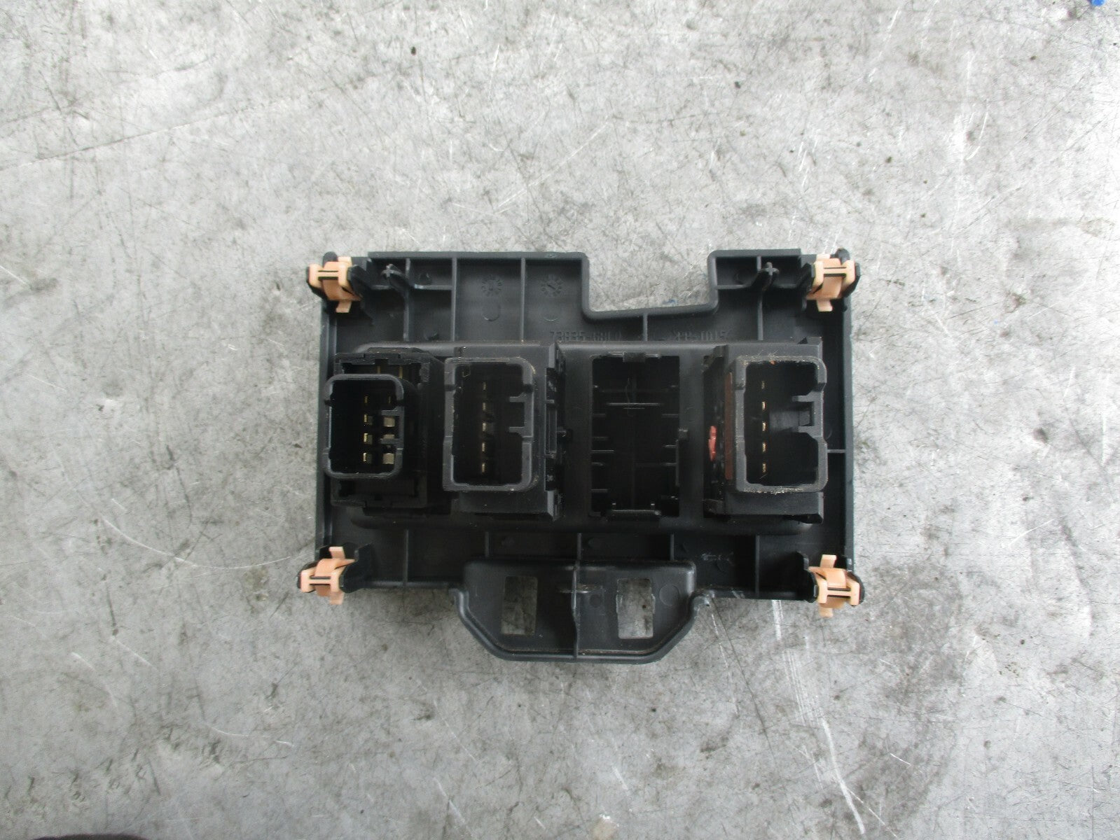 SUZUKI SWIFT MK3 HEADLIGHT LEVEL ADJUSTMENT CONTROL SWITCHES 3727057L00