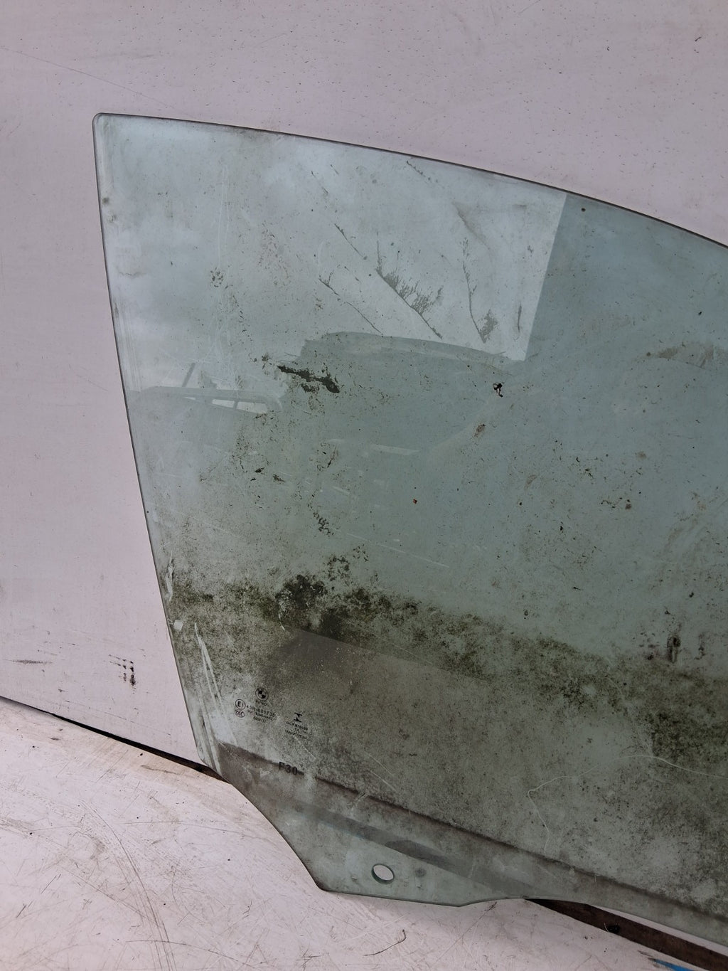 2015 BMW 3 SERIES F30 OSF DRIVER SIDE FRONT DOOR GLASS
