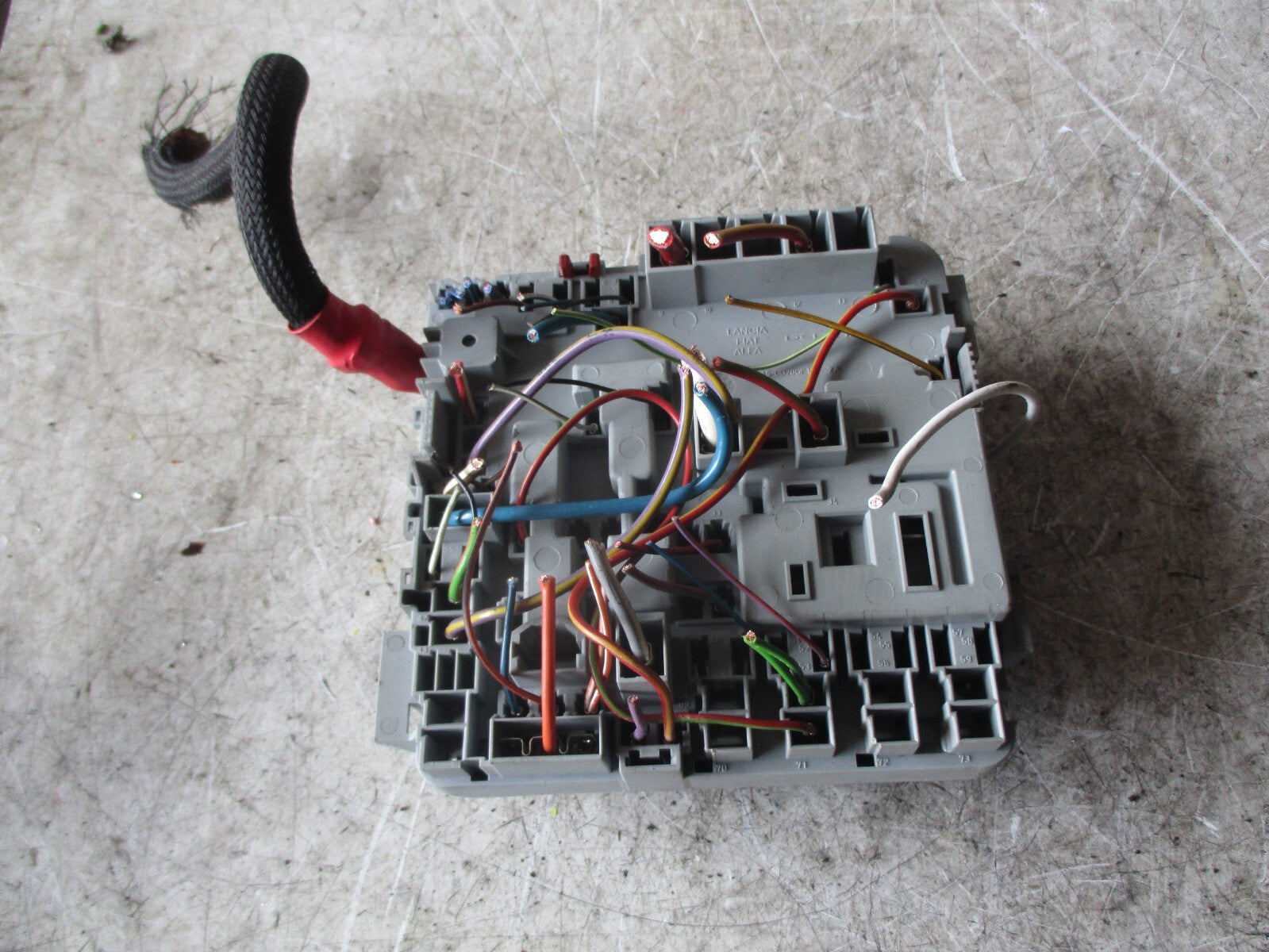 FIAT PUNTO MK3 2008 UNDER BONNET FUSE BOX 13687866