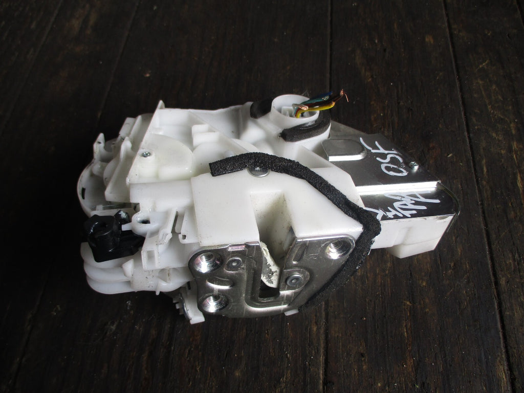SUZUKI VITARA MK4 2018 OSF DRIVER SIDE FRONT DOOR LOCK MECHANISM 8220154PA2