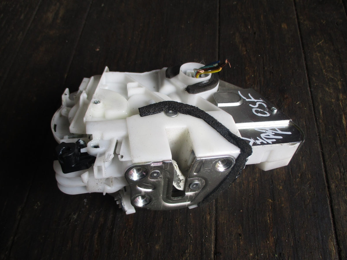 SUZUKI VITARA MK4 2018 OSF DRIVER SIDE FRONT DOOR LOCK MECHANISM 8220154PA2