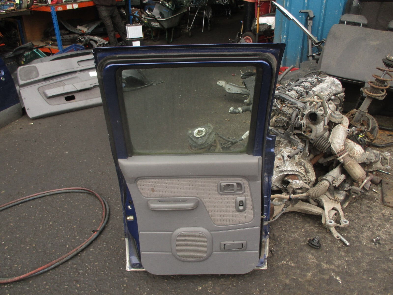 2002 NISSAN NAVARA D22 NSR PASSENGER SIDE REAR COMPLETE DOOR BLUE