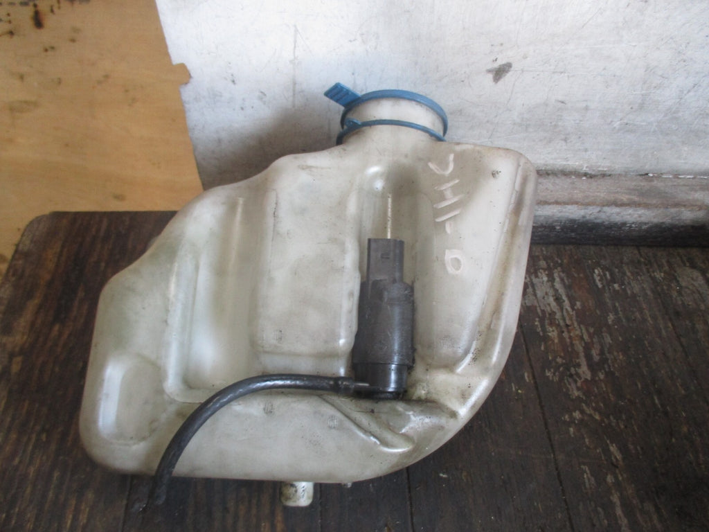 MERCEDES BENZ VITO W639 WINDSCREEN FLUID WASHER RESERVOIR A6398690320