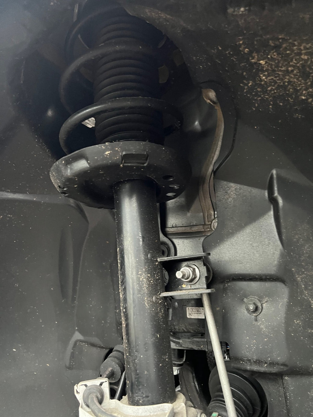 2025 MERCEDES BENZ GLA 1.3 PETROL OSF DRIVER FRONT SHOCK ABSORBER A2473206201