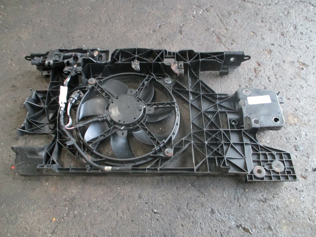 RENAULT SCENIC MK3 2012 FAN RADIATOR BRACKET ASSELMBLY 240111960R