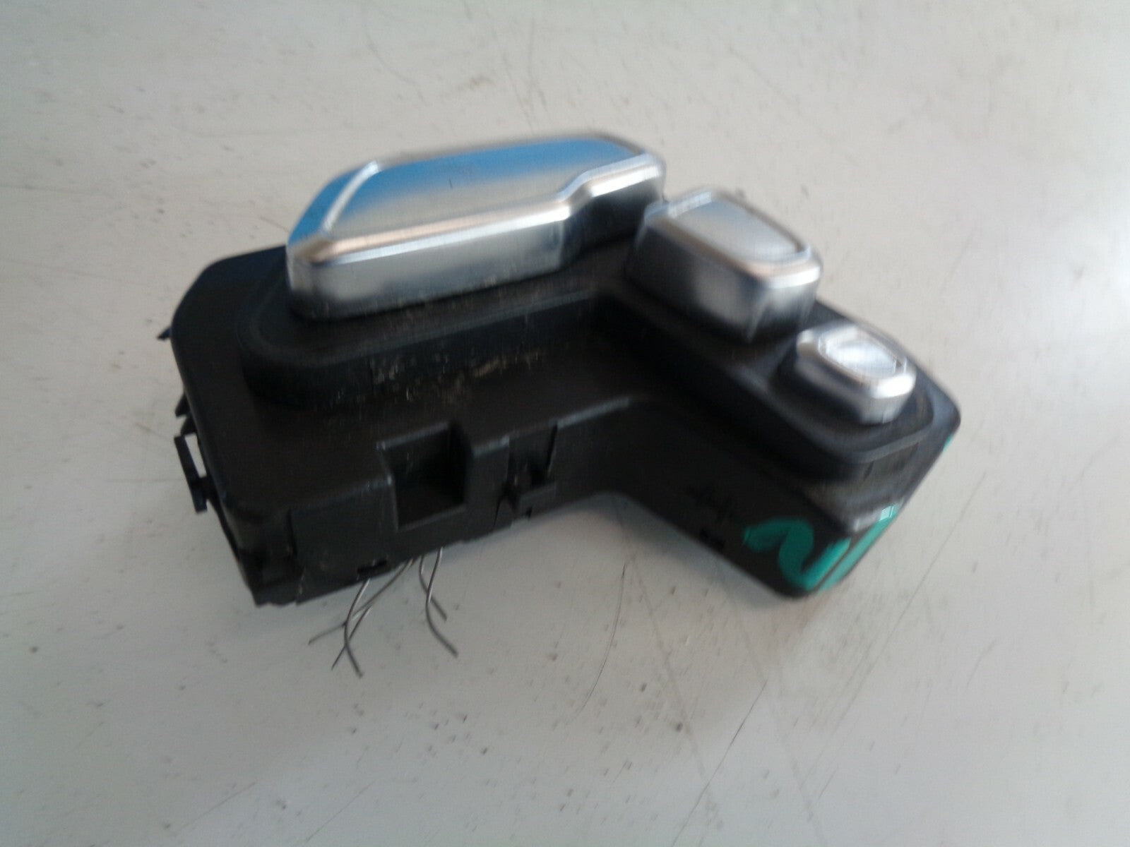 MERCEDES A-CLASS W176 2018 LEFT SIDE SEAT SWITCH CONTROL MODULE A2469054801