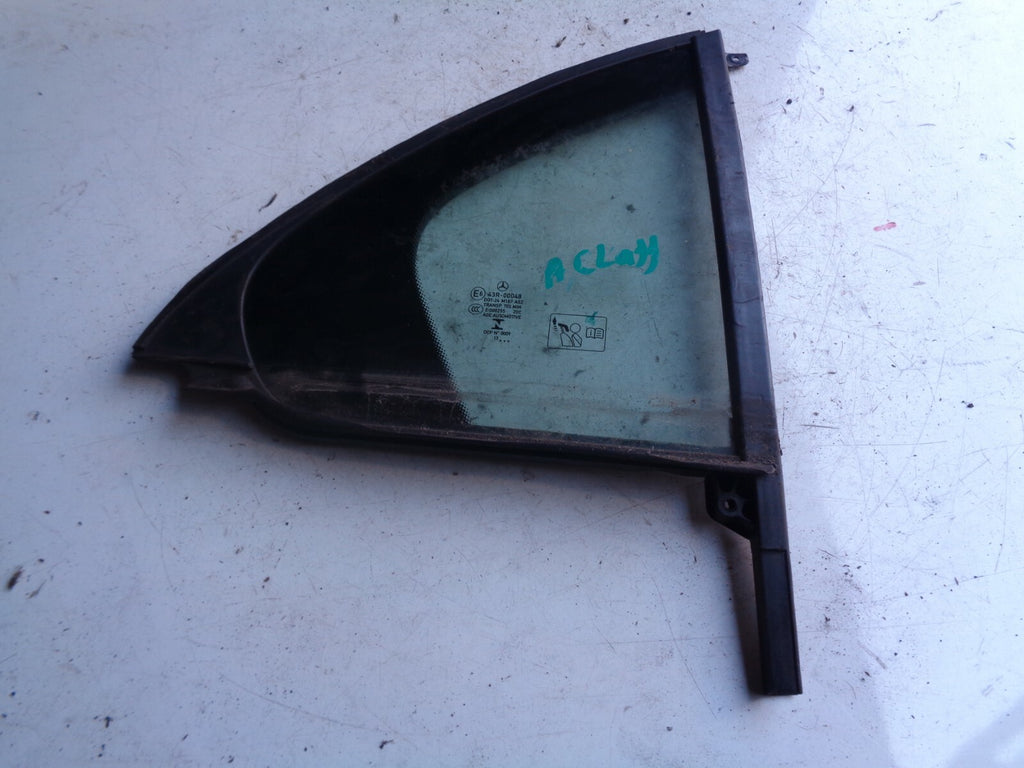 MERCEDES BENZ A CLASS W176 A CLASS REAR WINDOW DOOR QUARTER GLASS