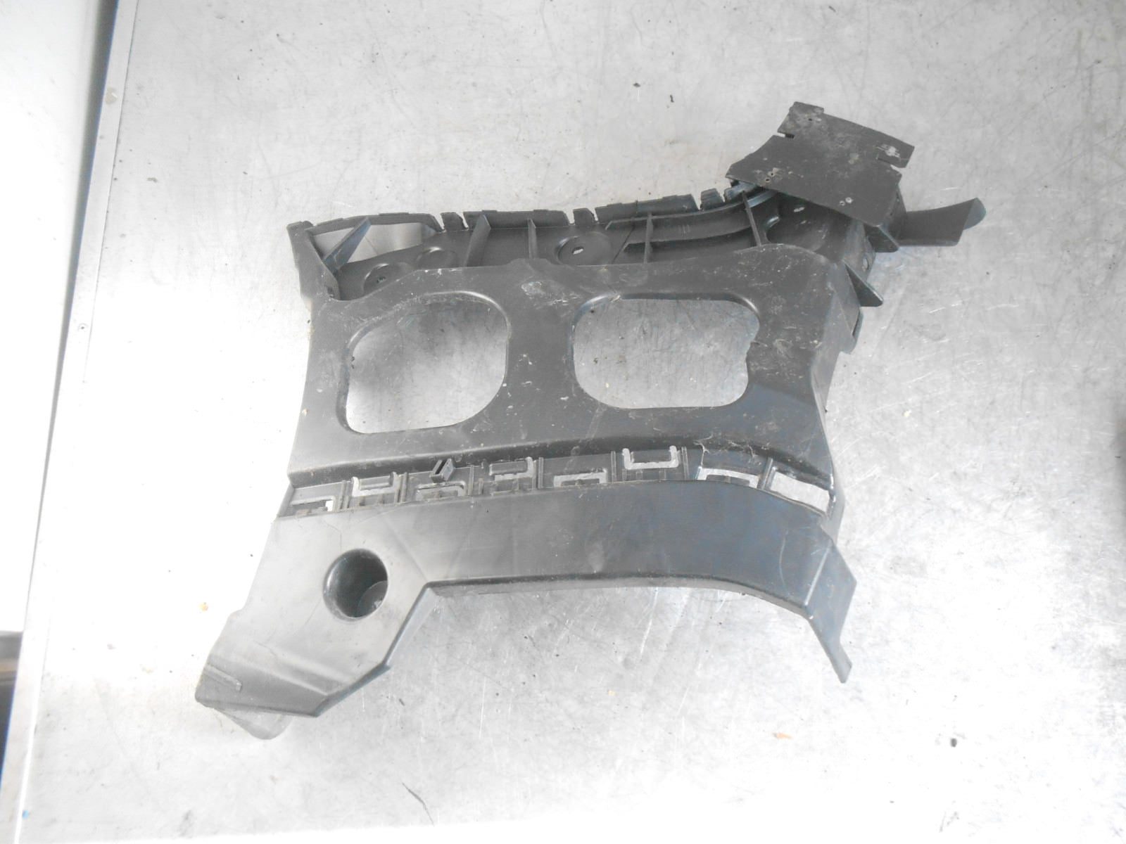 FORD TRANSIT COURIER 2017 NSR PASSENGER REAR CORNER TRIM MOUNT ET7617A8892BH