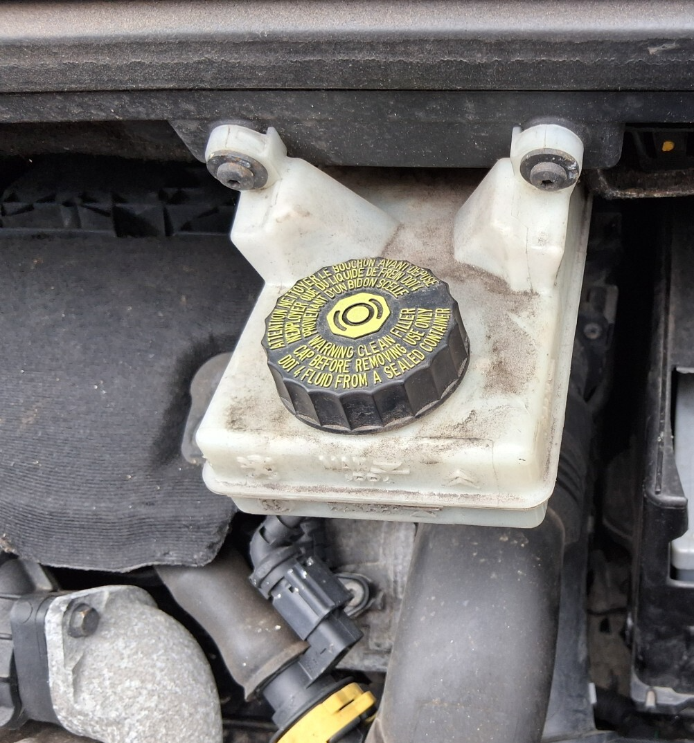 2012 PEUGEOT 3008 MK1 1.6 DIESEL BRAKE FLUID RESERVOIR BOTTLE TANK