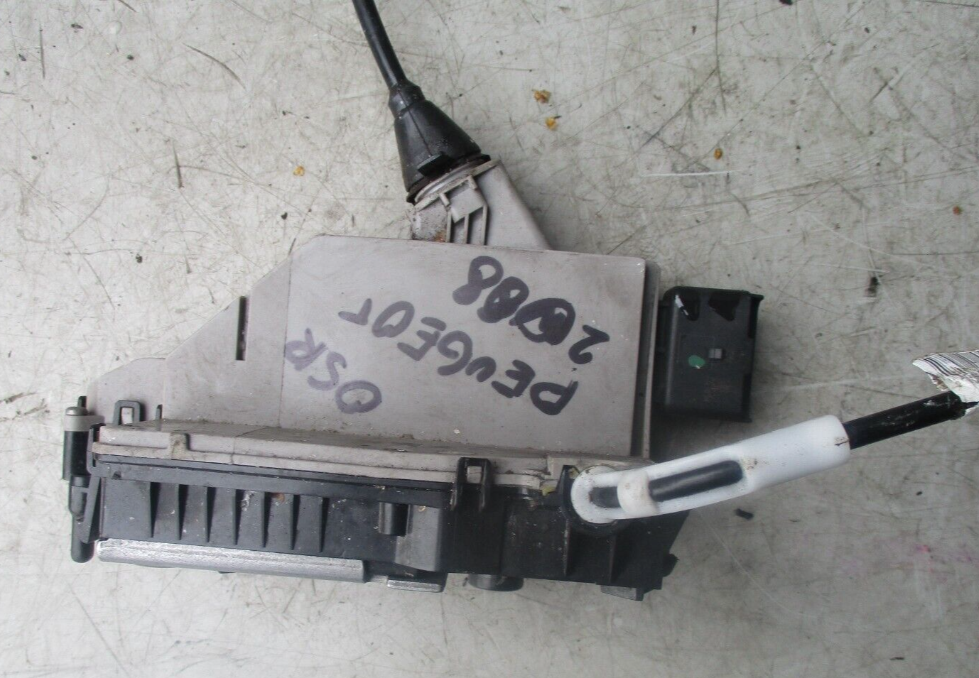 2013 PEUGEOT 208 OSR DRIVER SIDE REAR DOOR LOCK CATCH WITH HANDLE 9812501380