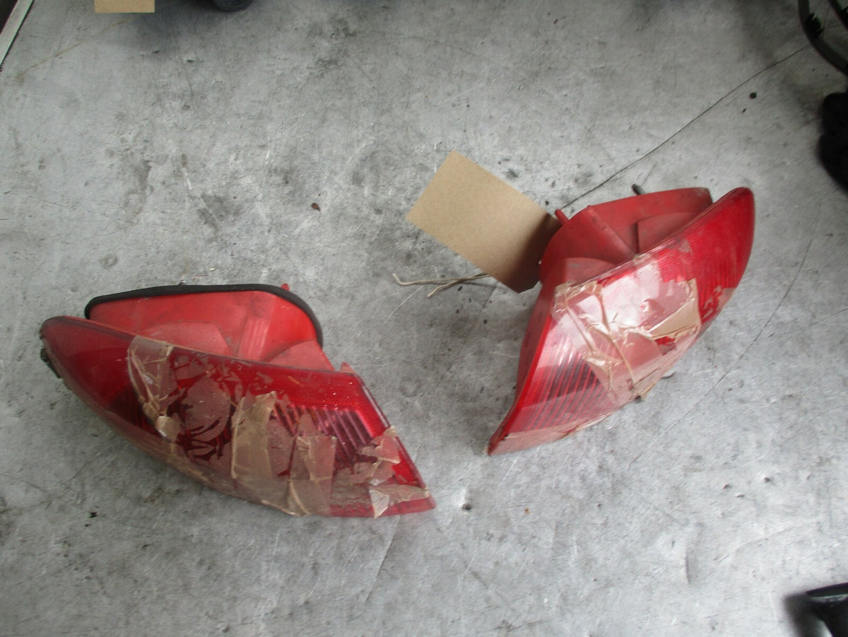 ALFA ROMEO 147 NSR OSR PASSENGER DRIVER SIDE OUTER REAR LIGHTS