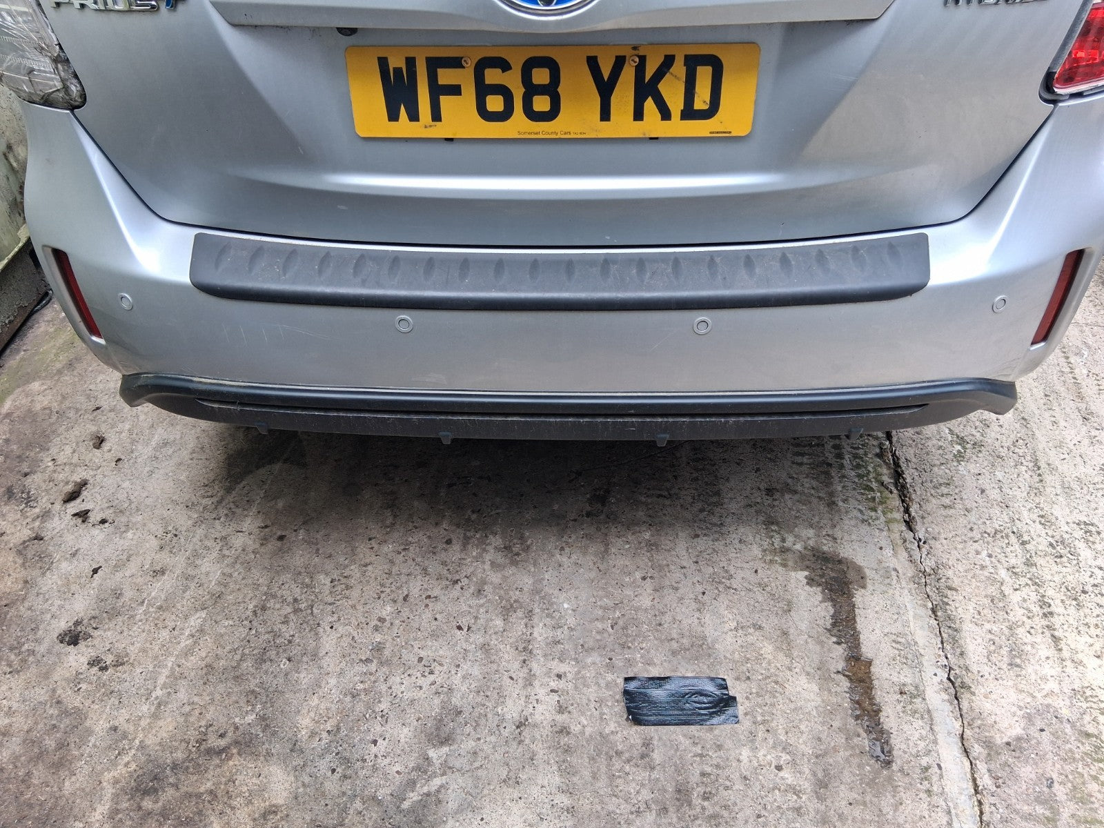 2018 TOYOTA PRIUS V PLUS XW40 COMPLETE REAR BUMPER WITH PDC SENSORS SLIVER