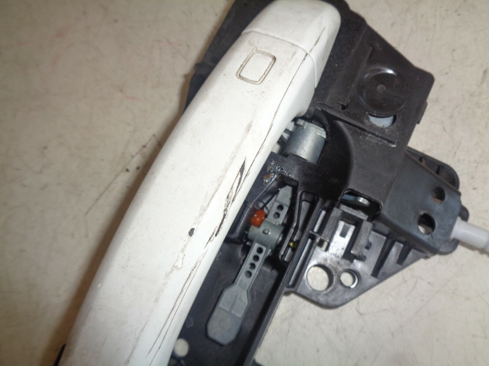AUDI Q3 8U 2017 NSF PASSENGER SIDE FRONT EXTERIOR DOOR HANDLE 8U0837885