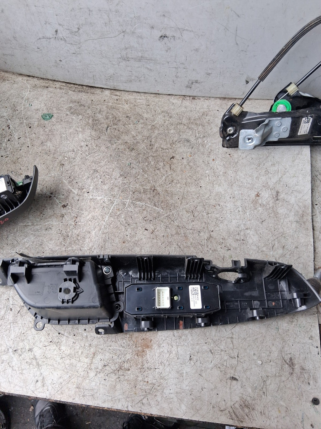 2020 KIA SPORTAGE NS PASSENEGR SIDE REAR WINDOW CONTROL SWITCH  93530F9500
