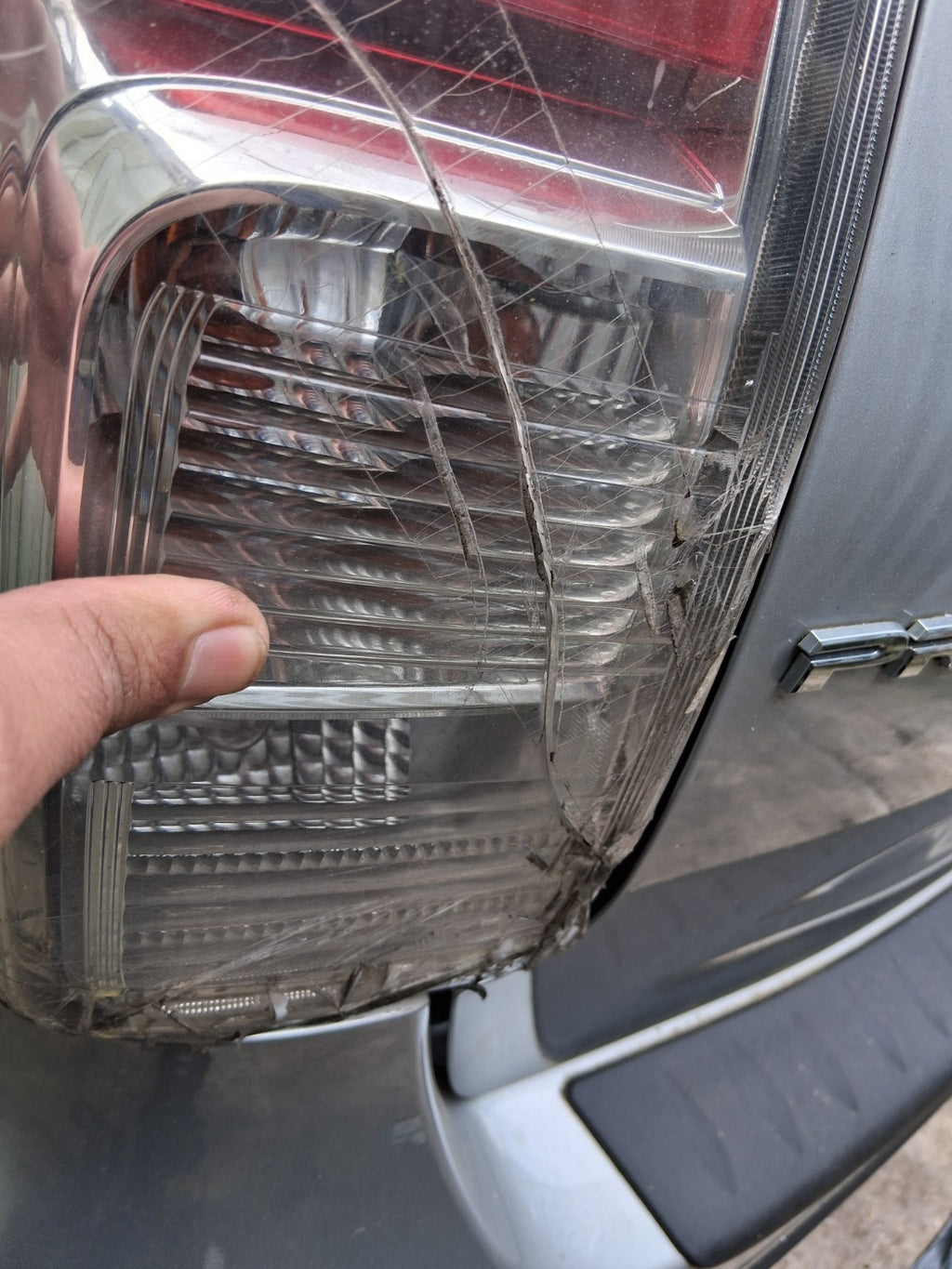 2018 TOYOTA PRIUS V PLUS XW40 NSR PASSENGER SIDE REAR LEFT TAIL LIGHT DAMAGED