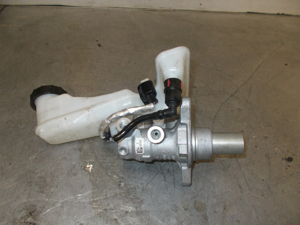 FORD MONDEO 2016 MK5 BRAKE SERVO MASTER CYLINDER DG9C2K478