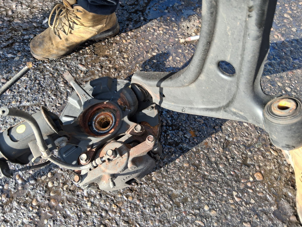 2022 SUZUKI VITARA MK4 1.4 PETROL OSF DRIVER SIDE FRONT RIGHT HUB SHOCK LEG